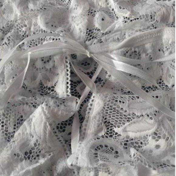 White Lace Body Hugger Comfort Panty With Crisscross Satin Ribbon - Picture 5 of 5